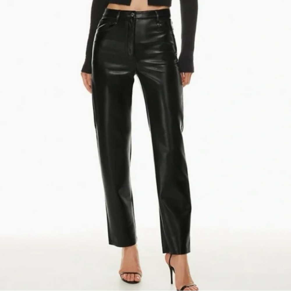 Aritzia Wilfred The Melina Pant Black
Vegan Leather Pants Size 6
